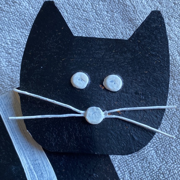 Funky Rustic Metal Cat Lover’s WALL CLOCK Black/White/Bare Metal - Picture 3 of 11